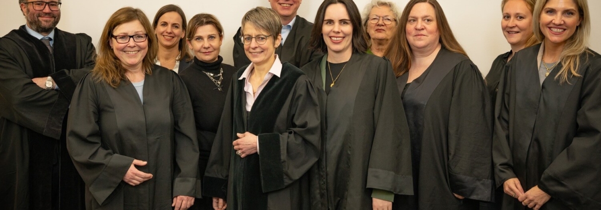Alle NERO-Rechtsanwältinnenund Rechtsanwälte als Gruppenfoto