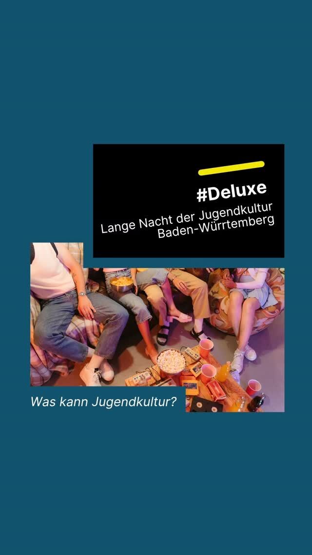 Am 11. Juli 2026 findet in Baden-Württemberg mal wieder „Deluxe – Lange Nacht der Jugendkultur” statt.
Diese Nacht gehört der Jugendkultur, sie gehört den jungen Menschen, die was auf die Beine stellen und ihre bunten und vielfältigen Aktivitäten im ganzen Land zeigen möchten. In Stuttgart gibt es Veranstaltungen im Kulturareal “Unterm Turm” (@jukus.stuttgart), TREFFPUNKT Rotebühlplatz (@rotebuehl28 & @vhs_stuttgart_international) und im StadtPalais Stuttgart (@kultur.rabauken & @stadtpalaisstuttgart)
Auf dieser Website findet ihr ihr weitere Infos:
deluxe-bw.de
@lkj_bw @deluxe_bw
[Bildbeschreibung: Auf dem Bild sieht man vier junge Menschen auf einem Sofa sitzen. Die Köpfe sind abgeschnitten. In einem schwarzen Kasten steht: Deluxe – Lange Nacht der Jugendkultur Baden Württemberg. In kursiver Schrift steht am unteren Bildrand: Was kann Jugendkultur?]
Fotonachweis: Mart Production, pexels.com -cc0
#deluxe #langenachtderjugendkultur #StadtlebenStuttgart #Jugendagentur #stuttgart